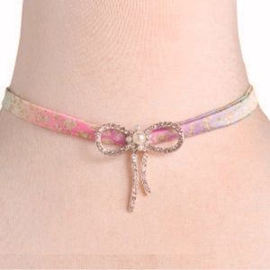 NWT BETSEY JOHNSONS Set Of 2 Chokers Bow Glass Pearls Pink